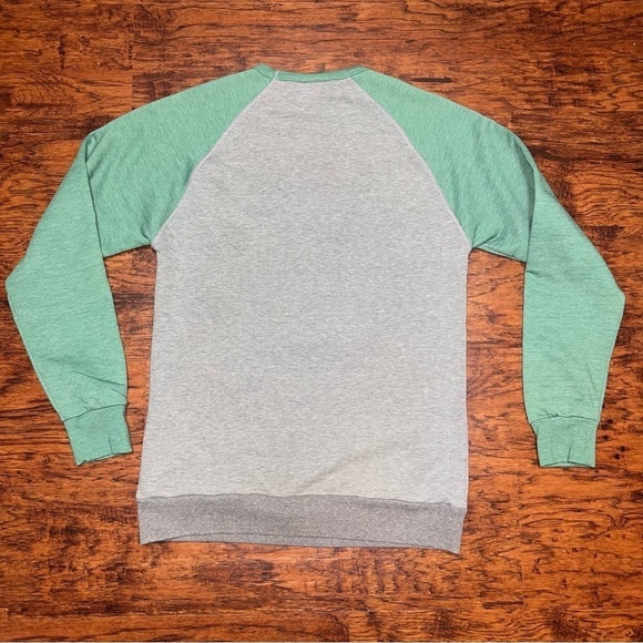 Disney Annual Passholder Exclusive 2020 Christmas Sweatshirt, Castle, Size S/M - Picture 5 of 6